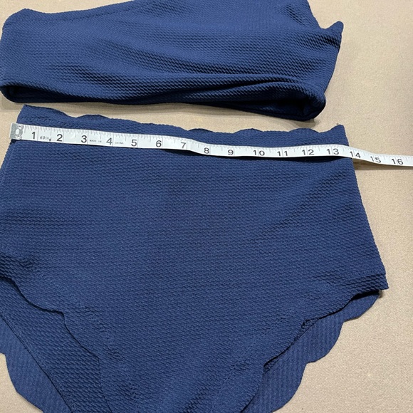 3/$30 New seersucker one shoulder two piece scalloped edges - Picture 9 of 10